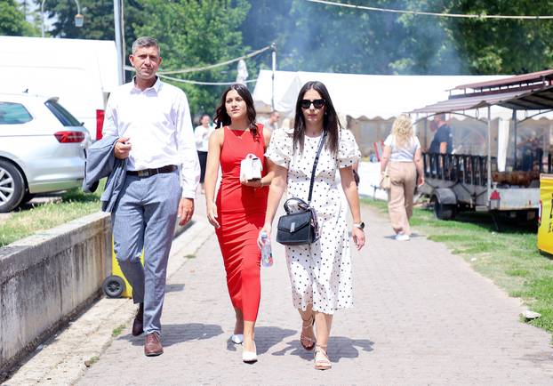 Sinj: Okupljanje ljudi u Sinju uoči 310. Sinjske alke