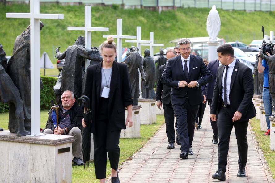 Andrej Plenković na svetoj misi u Crkvi Muke Isusove u Maclju