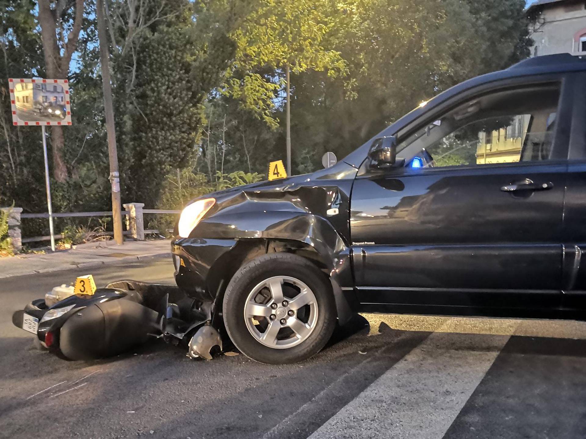 Automobil oduzeo prednost motociklistu: Mladić (27) je zadobio lakše ozlijede