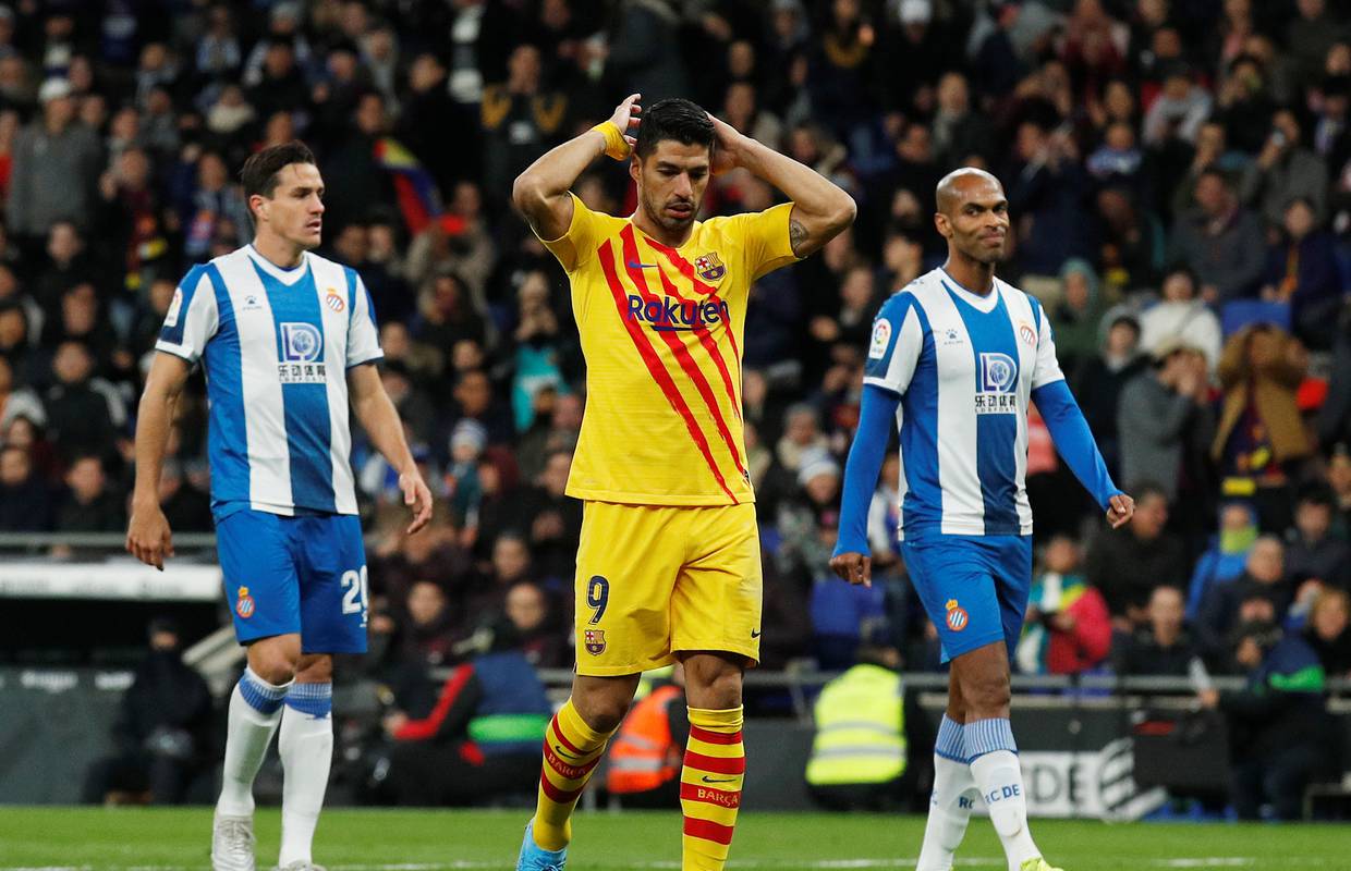 Problemi za Barcu: Suarez out četiri mjeseca, operirao koljeno