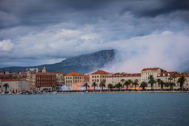 Split: Pogled iz zraka na dolazak juniora Hajduka na Rivu