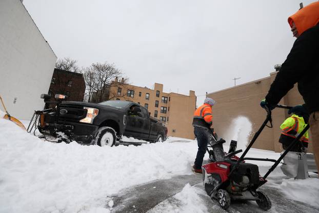 Major winter storm spreads across a large swath of the United States