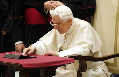 Ide Papa, ide i njegov Twitter: Zadnju poruku šalje u srijedu