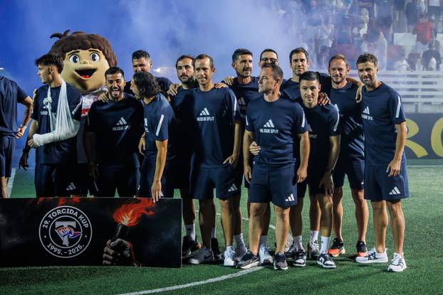 Split: Igrači Hajduka posjetili su Torciida kup
