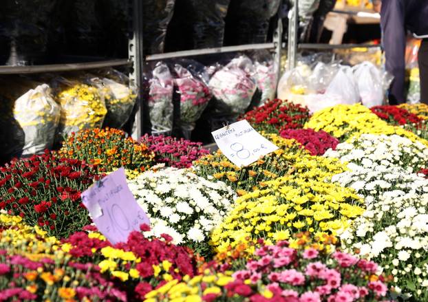 Šibenik: Uo?i nadolaze?ih blagdana pove?ana ponuda cvije?a i cvjetnih aranžmana