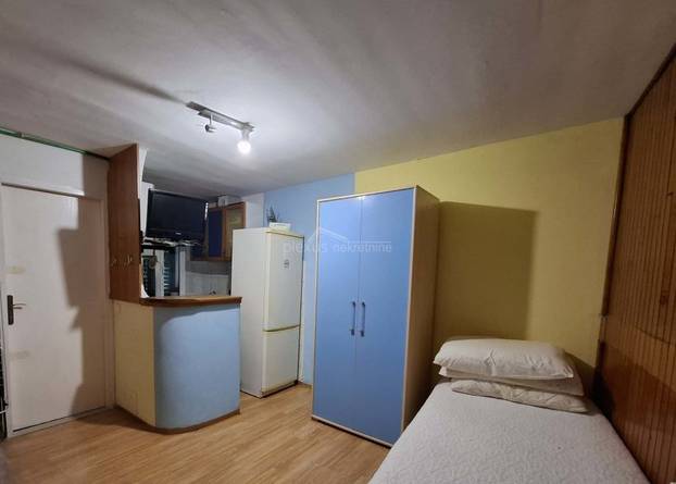 FOTO U Splitu prodaju 18 m2 za 139.000 eura. Pogledajte kako su uredili stan. 'Blizu Rive je...'