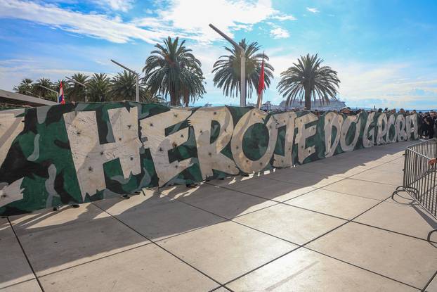 Split: Torcida na Rivi održala prosvjed