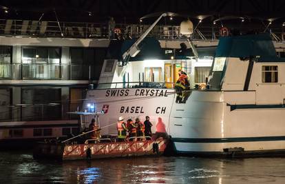 Užas na Rajni: Brod je udario u stup vijadukta, 27 ozlijeđenih