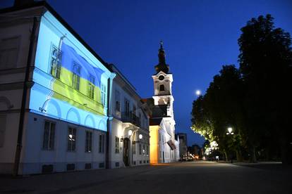 FOTO Zagrebačke fontane osvijetljene ukrajinskim bojama