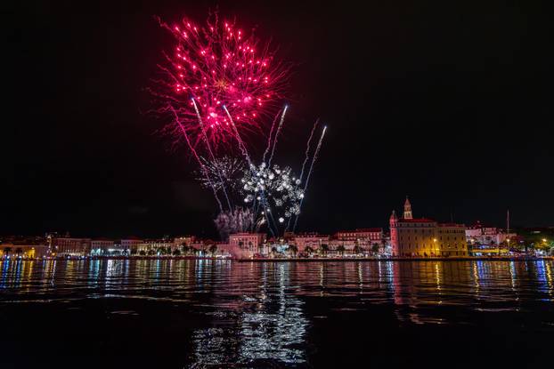 Split: Vatromet povodom proslave Sv Dujma, zaštitnika grada Splita