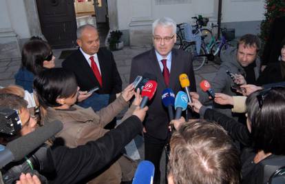 Josipović u Sl. Brodu: Osjetio sam smrad, steglo mi se grlo