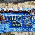 FOTO Rambo iz Istre policiji je predao dvije automatske puške, 16 ručnih bombi, mine, streljivo