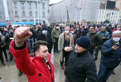 Kava za van s porukama, tisuće nezadovoljnih poduzetnika  i poruke premijeru Plenkoviću