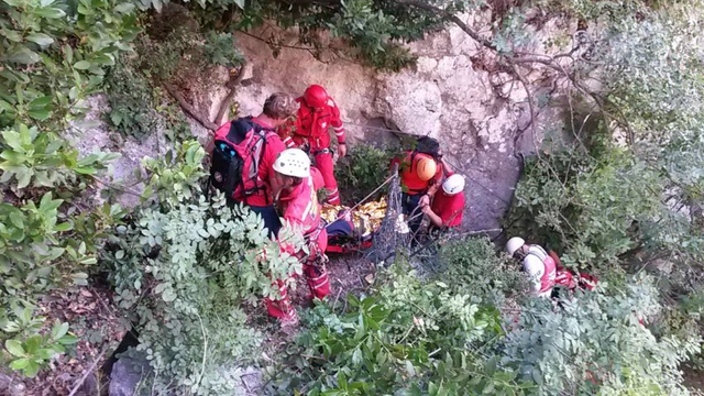 HGSS-ovci spasili ozlijeđenog Mađara iz kanjona rijeke Cetine