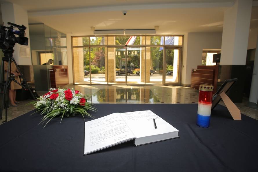 Zagreb: Otvorena Knjiga Å¾alosti za preminulog pripadnika Hrvatske vojske