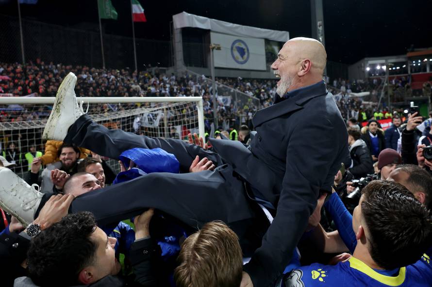 Zenica: Slavlje igrača Bosne i Hercegovine nakon što su svladali Italiju jedanaestercima