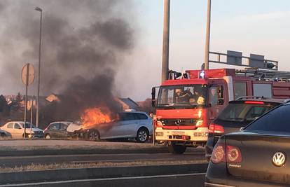 Sudar u Velikoj Gorici: Jedan auto planuo, dvoje ozlijeđenih