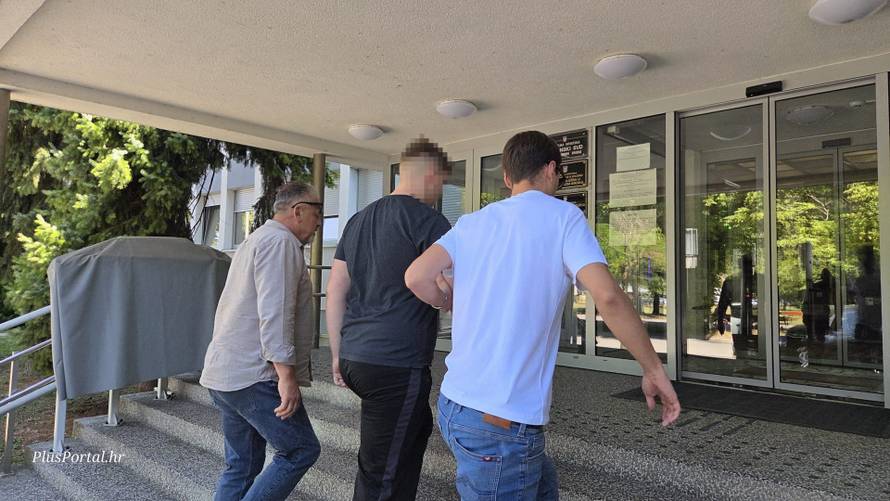 FOTO Maloljetnika koji je napao mladića u Sl. Brodu doveli na sud. Čeka se odluka o pritvoru