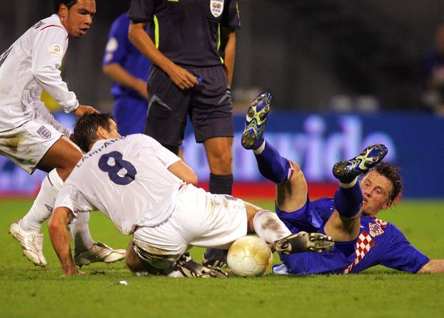 ARHIVA - 2006. Zagreb: Vatreni i "maksimirska krtica" srušili su Englesku 