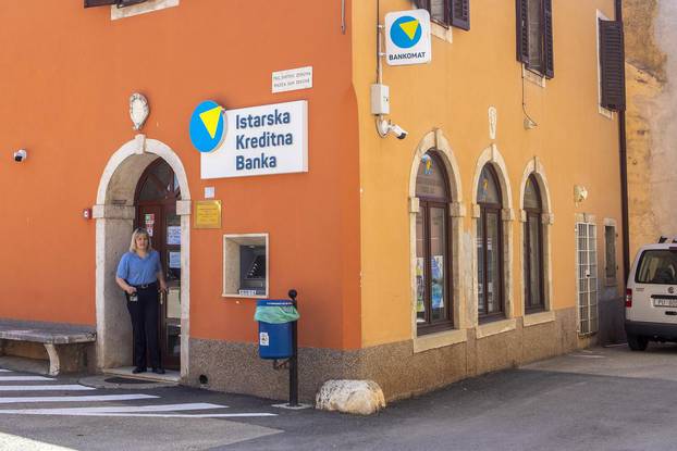 Brtonigla: Otuđen sef iz Istarske kreditne banke