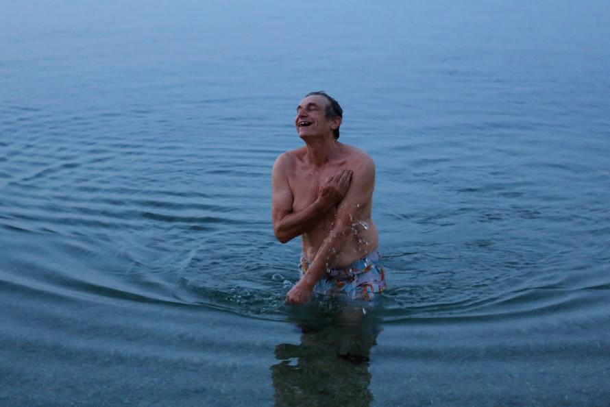 Svakodnevni ritual: 'More nije nikada prehladno za kupanje'