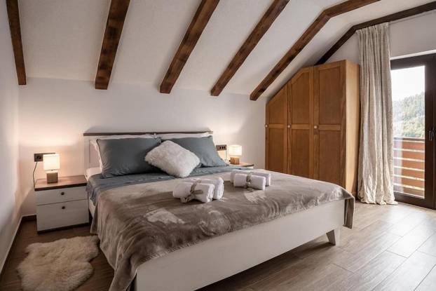 FOTO Vila s pogledom na jezero u Fužinama je sve što nam treba za savršeni proljetni odmor