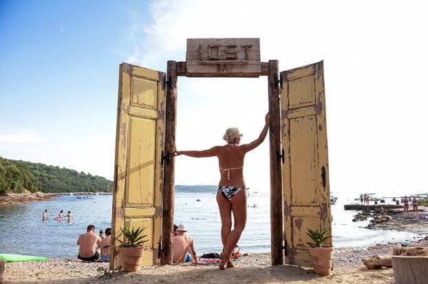 Izgubljena uvala do nedavno je bila zagađena i prljava plaža, a danas je jedna od najljepših u Istri