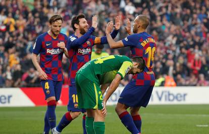 Trpaj, ne pitaj! Čudesni Messi zabio 4 i gurnuo Barcu na vrh