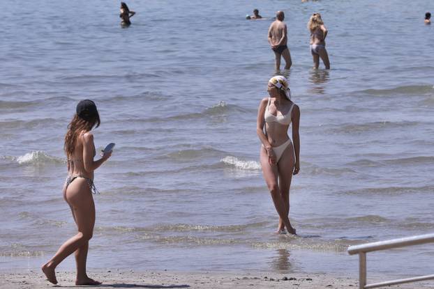 Split: Turisti i posjtitelji Ultre uživaju na Bačvicama