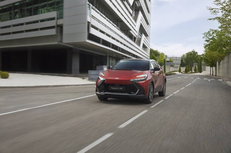 Nova nagradna: Zaigraj s nama i osvoji Toyotu Plug-In hibrid