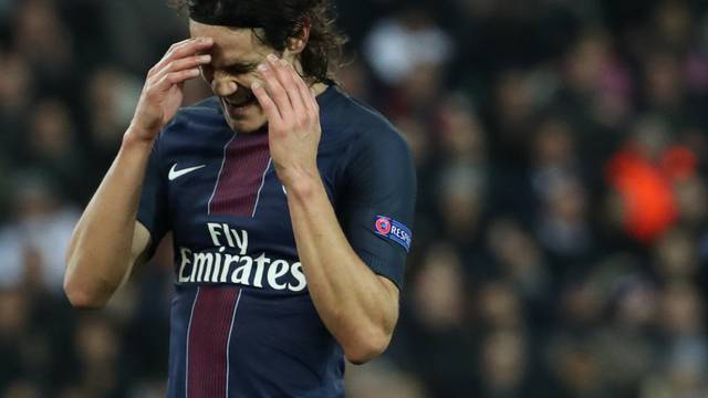 Paris Saint-Germain's Edinson Cavani looks dejected