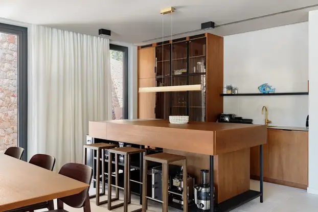 FOTO Prekrasna vila na Hvaru dobila je nagradu za dizajn - neprimjetno uranja u okoliš