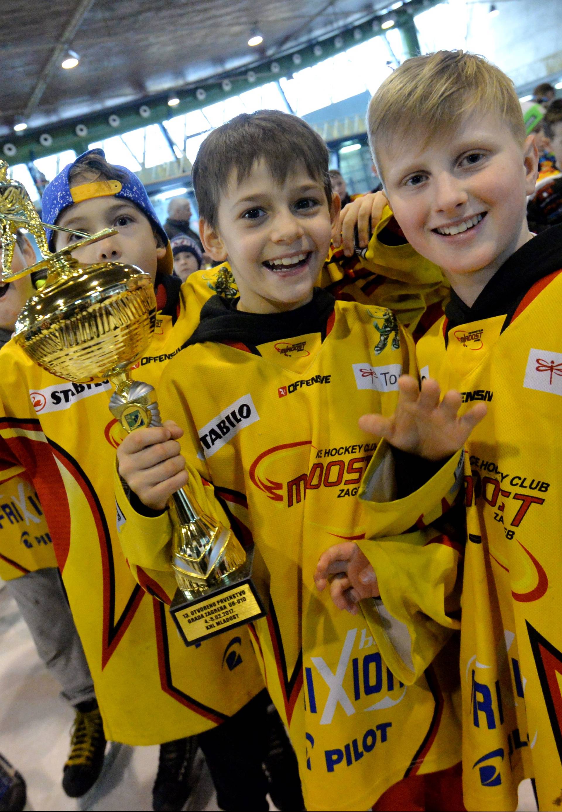 Mali hokejaši osvajaju Zagreb, a apsolutne zvijezde su Lavice