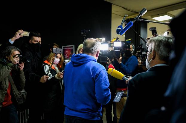 Zagreb: Gradonačelnik Bandić stigao na premijeru Kumeka