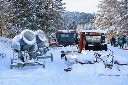 FOTO Gužva na Kupresu: 'Pola' Dalmacije uživalo na skijanju