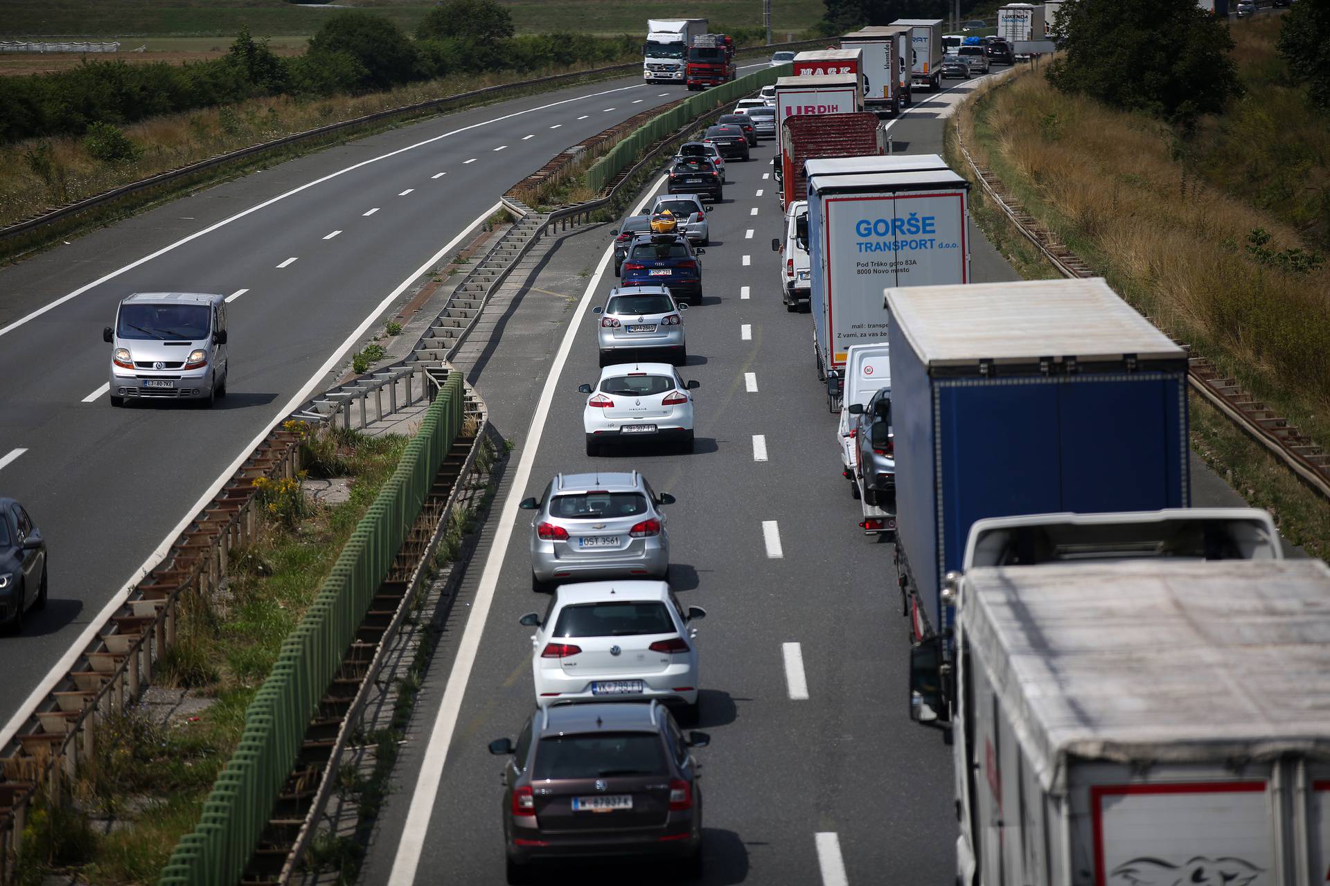 Zagreb: Kilometarske kolone pred naplatnom postajom Lučko