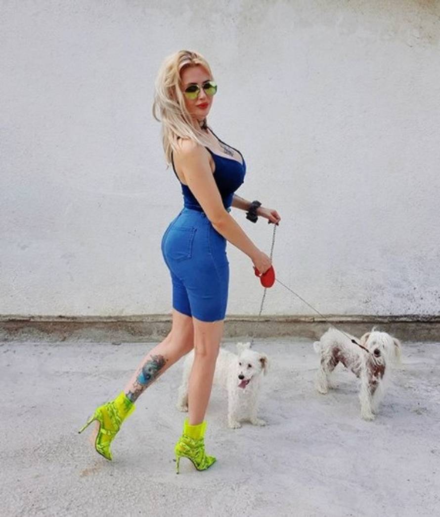 Alex Ognjena pokazala kako je izgledala prije deset godina...