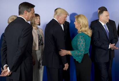 FOTO Kolinda je uvijek lijepo gledala Trumpa, poklonila mu i dres Hrvatske: Tako je ljubazan