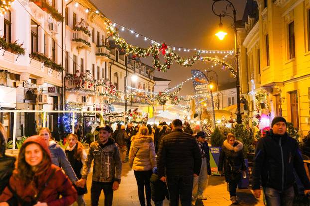 FOTO Najbolji i najraskošniji u Europi! Pogledajte kako izgleda čarobni Advent u Rumunjskoj