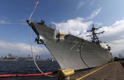Provokacija Rusa: Nadlijetali američki vojni brod kod Krima