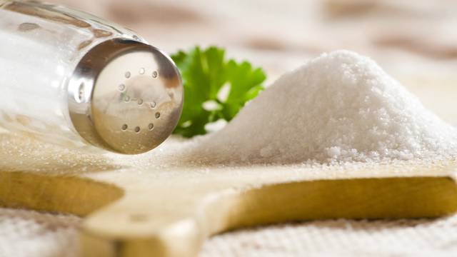7 odličnih primjena soli: Protiv plijesni, mrava, loših mirisa...