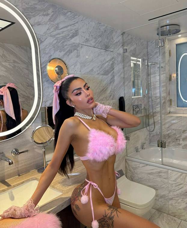 FOTO Pomiče granice onoga što se može pokazati u javnosti: 'Slatka sam kao pravi bombon'