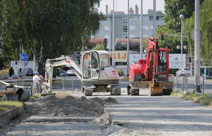 Zagrebačka županija daje 2,4 mil. kn za škole i ceste u selu