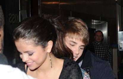 Sakrio joj se iza leđa: Bieberu djevojka Selena 'glavu čuva'