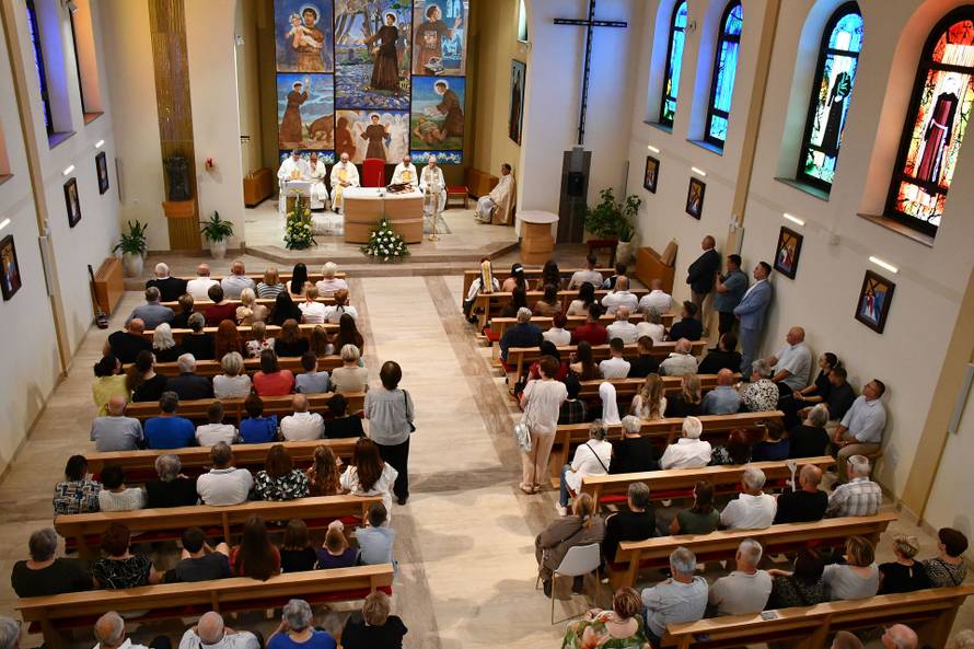 Tradicionalno obilježavanje blagdana Svetog Ante u obnovljenoj župnoj crkvi u Gornjim Močilima