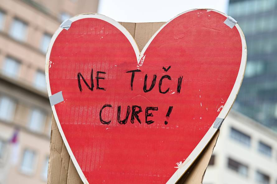 Zagreb: Prosvjednici na Trgu bana Josipa Jelačića