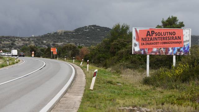 Šibenik: Novi plakat Nezavisnog sindikata znanosti i visokog obrazovanja