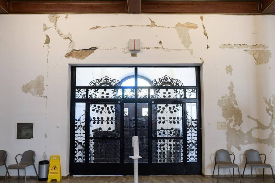 Izložba 'Od potresa do potresa' u Muzeju za umjetnost i obrt...