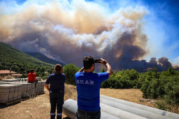 Wildfire in Krio Pigadi