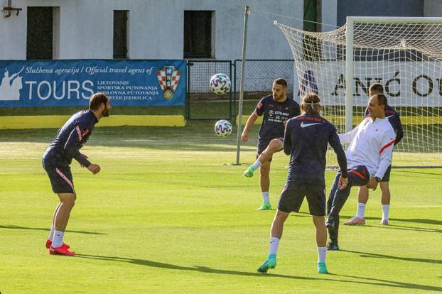 Okupljeni reprezentativci odradili prvi trening u Rovinju